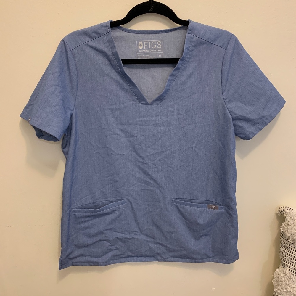 Figs scrub top